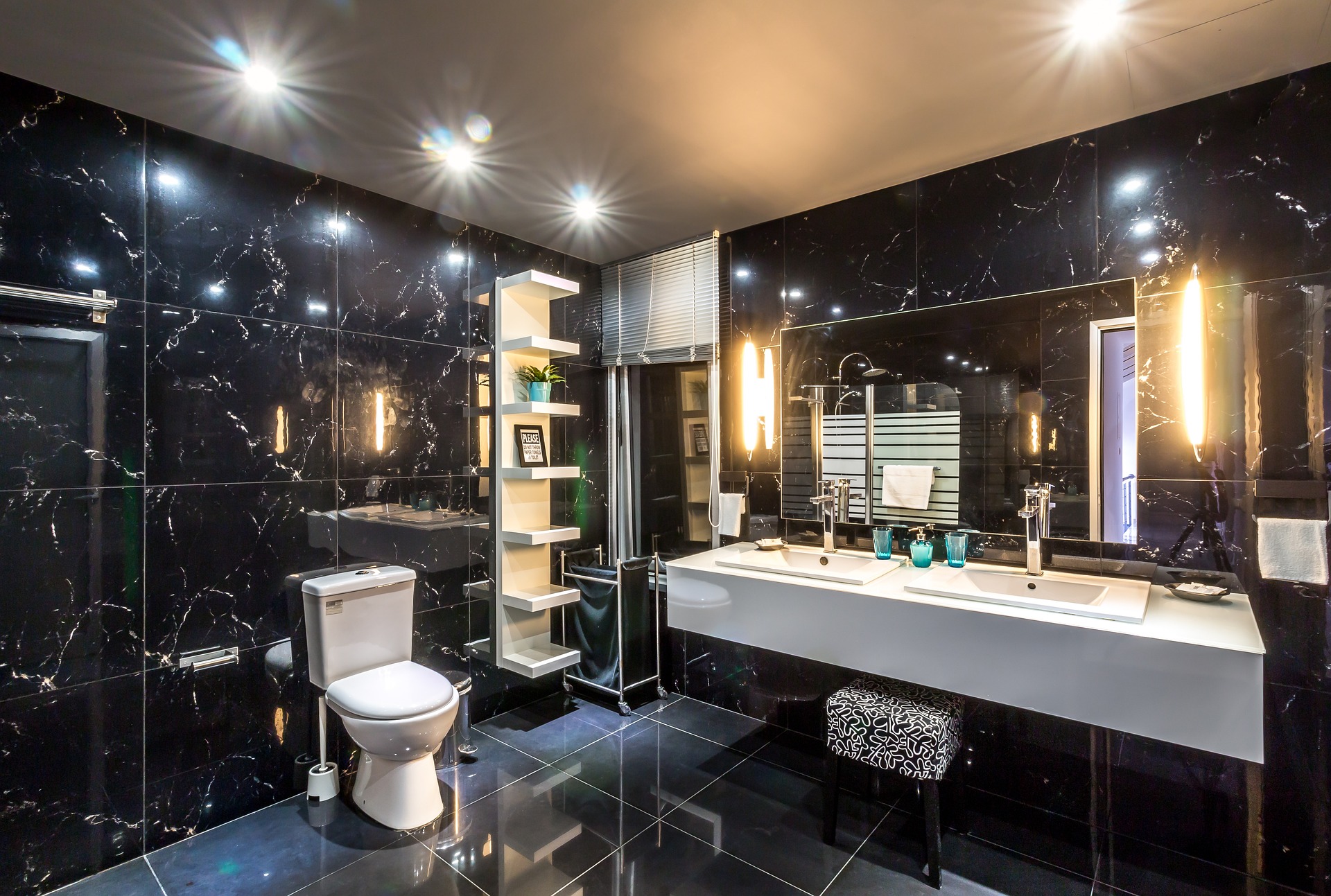 Łazienka w stylu glamour – jak stworzyć przestrzeń pełną luksusu i elegancji